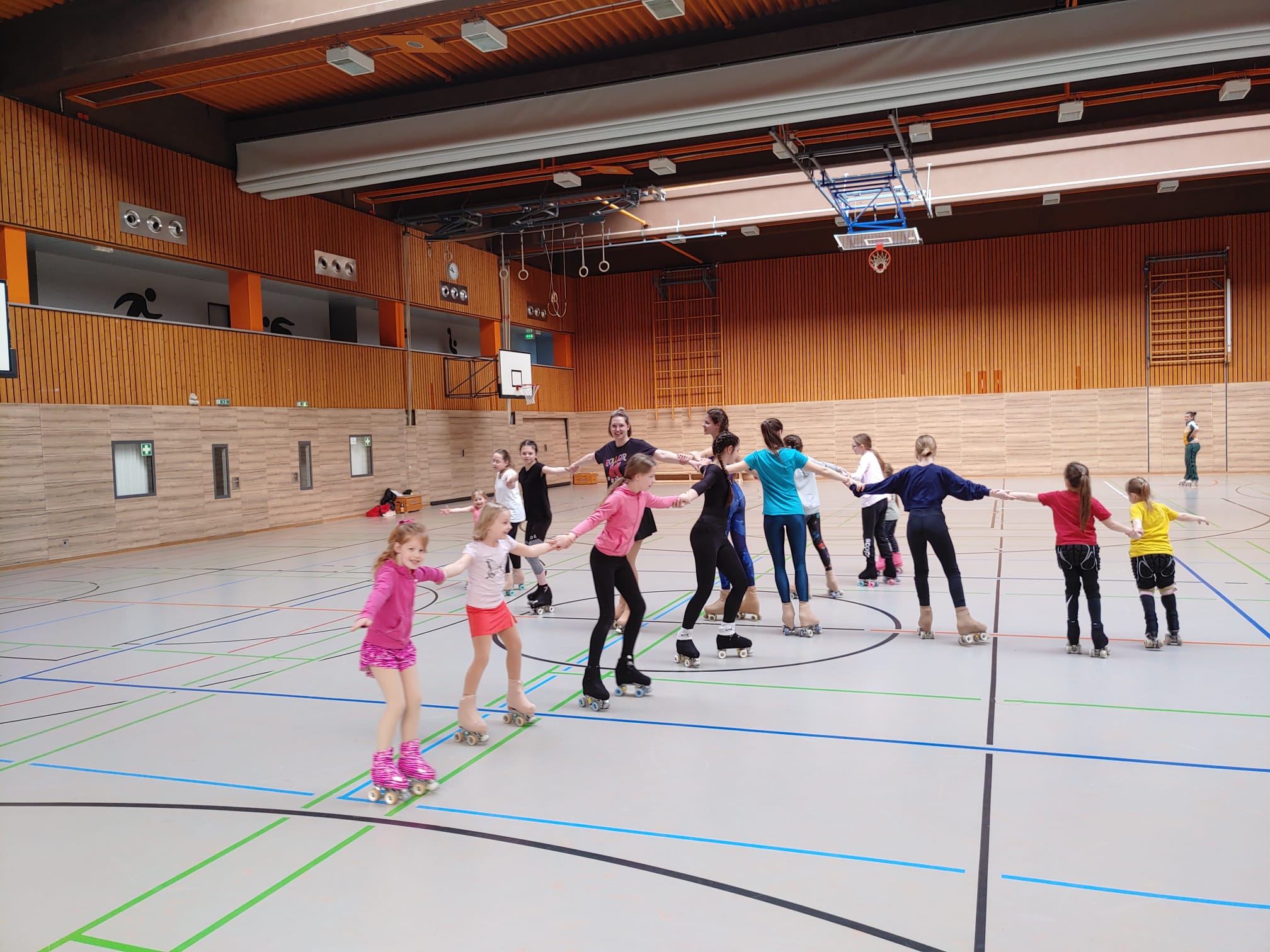 Die Showgruppe übt hier mit 16 Läufern einen Stern